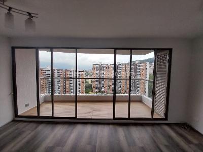 Apartamento de 3 alcobas en arriendo en Loma De Los Bernal, Medellín, 85 m² · foto 6 de 14