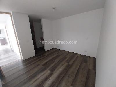 Apartamento de 3 alcobas en arriendo en Loma De Los Bernal, Medellín, 85 m² · foto 8 de 14