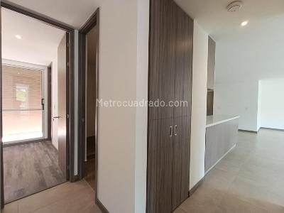 Apartamento de 3 alcobas en venta en Pontevedra, Envigado, 118 m² · foto 12 de 20
