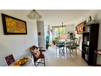 Apartamento de 2 alcobas en venta en La Inmaculada, Envigado, 67 m² · foto 1 de 20