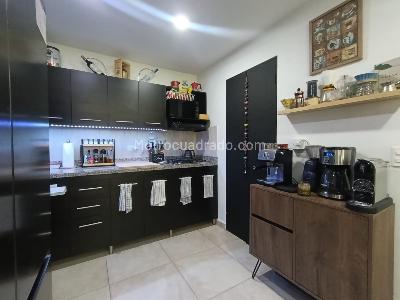 Apartamento de 3 alcobas en arriendo en San Diego, Medellín, 74 m² · foto 2 de 12