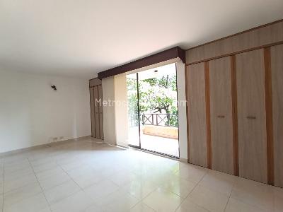 Apartamento de 1 alcoba en arriendo en Manila, Medellín, 45 m² · foto 3 de 10