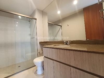 Apartamento de 2 alcobas en arriendo en Patio Bonito, Medellín, 74 m² · foto 6 de 14