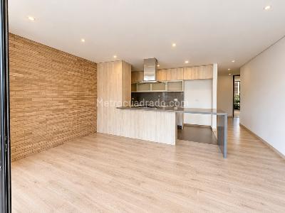 Apartamento en venta en Altos Del Poblado, Medellín · foto 2 de 12