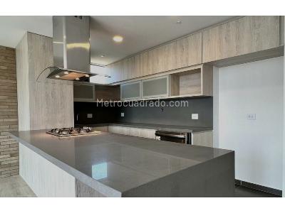 Apartamento en venta en Altos Del Poblado, Medellín · foto 3 de 12