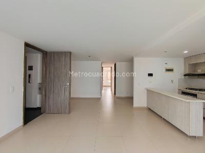 Apartamento de 3 alcobas en arriendo en Conquistadores, Medellín, 94 m² · foto 4 de 16