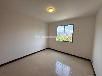 Apartamento de 3 alcobas en arriendo en La Castellana, Medellín, 150 m² · foto 12 de 20