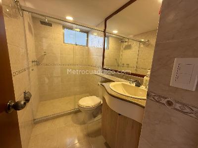 Apartamento de 3 alcobas en arriendo en La Castellana, Medellín, 150 m² · foto 19 de 20