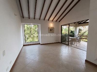 Casa de 4 alcobas en arriendo en Loma Del Escobero Envigado, Envigado · foto 6 de 20