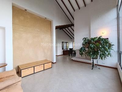 Casa de 4 alcobas en arriendo en Loma Del Escobero Envigado, Envigado · foto 7 de 20
