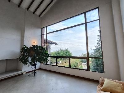 Casa de 4 alcobas en arriendo en Loma Del Escobero Envigado, Envigado · foto 8 de 20