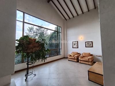 Casa de 4 alcobas en arriendo en Loma Del Escobero Envigado, Envigado · foto 9 de 20