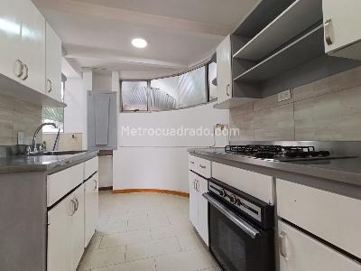 Apartamento de 2 alcobas en arriendo en Patio Bonito, Medellín, 83 m² · foto 10 de 14