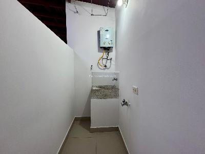 Apartamento de 2 alcobas en arriendo en Las Playas, Medellín, 67 m² · foto 5 de 15