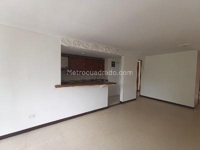 Apartamento de 3 alcobas en arriendo en San Bernardo, Medellín, 85 m² · foto 2 de 20