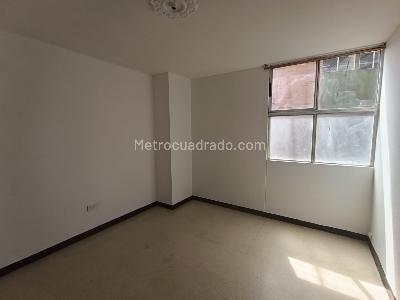 Apartamento de 3 alcobas en arriendo en San Bernardo, Medellín, 85 m² · foto 8 de 20