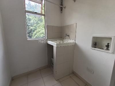 Apartamento de 3 alcobas en arriendo en San Bernardo, Medellín, 85 m² · foto 11 de 20