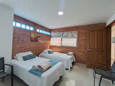 Apartamento de 1 alcoba en arriendo en Estadio, Medellín, 40 m² · foto 2 de 8