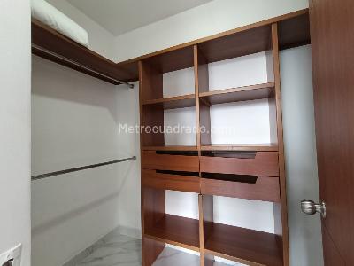 Apartamento de 2 alcobas en arriendo en El Tesoro, Medellín, 117 m² · foto 12 de 15
