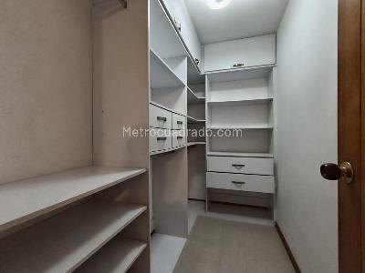 Apartamento de 3 alcobas en arriendo en Los Balsos, Medellín, 120 m² · foto 12 de 16
