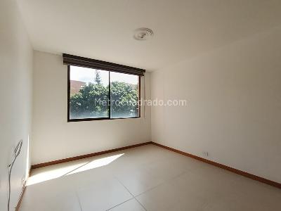 Apartamento de 3 alcobas en arriendo en Los Balsos, Medellín, 120 m² · foto 9 de 16