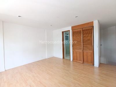 Apartamento de 1 alcoba en arriendo en La Aguacatala, Medellín, 49 m² · foto 3 de 13