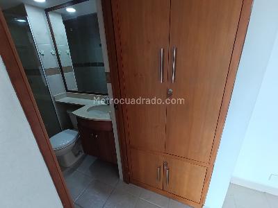 Apartamento de 1 alcoba en arriendo en Los Colores, Medellín, 45 m² · foto 11 de 17