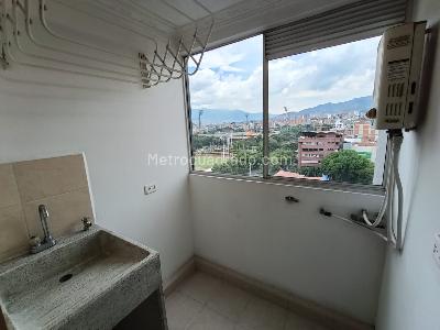 Apartamento de 1 alcoba en arriendo en Los Colores, Medellín, 45 m² · foto 5 de 17