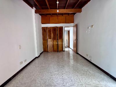 Casa de 4 alcobas en arriendo en Loma De Las Brujas, Envigado, 189 m² · foto 12 de 20