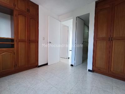 Apartamento de 2 alcobas en arriendo en Loma De San Julian, Medellín, 55 m² · foto 4 de 11