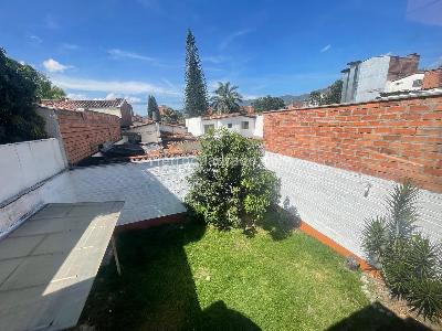 Casa de 5 alcobas en arriendo en Los Colores, Medellín, 500 m² · foto 3 de 20