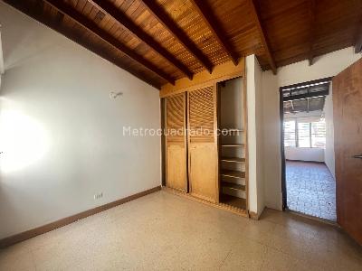 Casa de 5 alcobas en arriendo en Los Colores, Medellín, 500 m² · foto 5 de 20