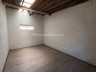 Casa de 5 alcobas en arriendo en Loma De Los Parra, Medellín, 147 m² · foto 10 de 20