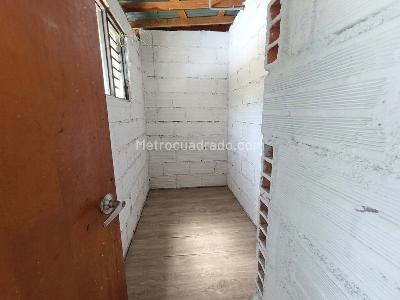 Casa de 5 alcobas en arriendo en Loma De Los Parra, Medellín, 147 m² · foto 11 de 20