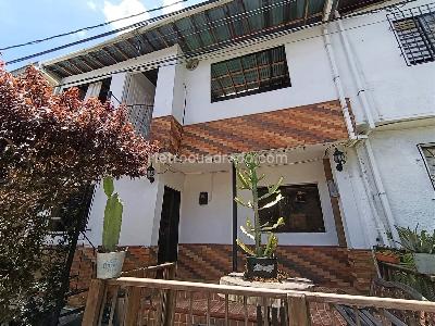 Casa de 5 alcobas en arriendo en Loma De Los Parra, Medellín, 147 m² · foto 1 de 20