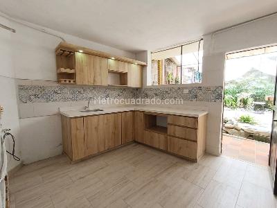 Casa de 5 alcobas en arriendo en Loma De Los Parra, Medellín, 147 m² · foto 20 de 20