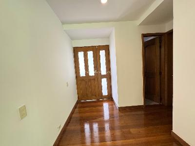 Casa de 3 alcobas en arriendo en San Lucas, Medellín, 312 m² · foto 7 de 20