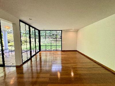 Casa de 3 alcobas en arriendo en San Lucas, Medellín, 312 m² · foto 9 de 20
