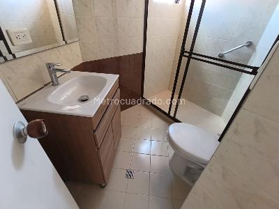 Apartamento de 3 alcobas en arriendo en Laureles Medellin, Medellín, 127 m² · foto 3 de 15