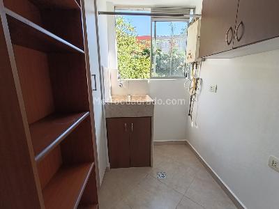 Apartamento de 2 alcobas en arriendo en Cumbres, Envigado, 85 m² · foto 4 de 15