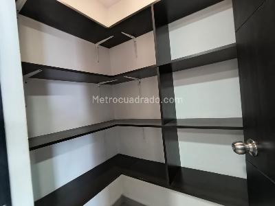 Apartamento de 2 alcobas en arriendo en Los Balsos, Medellín, 72 m² · foto 11 de 12