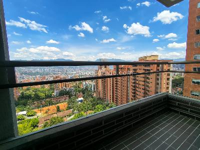 Apartamento de 2 alcobas en arriendo en Los Balsos, Medellín, 72 m² · foto 2 de 12