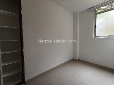 Apartamento de 2 alcobas en arriendo en Patio Bonito, Medellín, 113 m² · foto 10 de 12