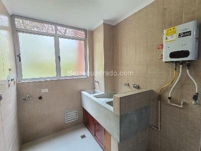 Apartamento de 2 alcobas en arriendo en Patio Bonito, Medellín, 113 m² · foto 11 de 12