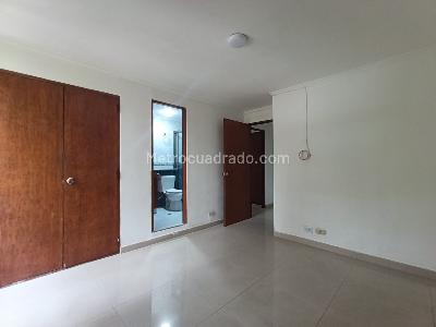 Apartamento de 2 alcobas en arriendo en Patio Bonito, Medellín, 113 m² · foto 5 de 12