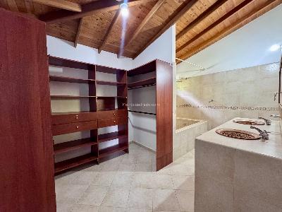 Casa de 4 alcobas en arriendo en La Mina, Envigado, 500 m² · foto 16 de 20
