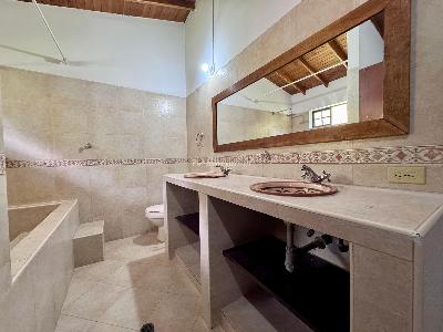 Casa de 4 alcobas en arriendo en La Mina, Envigado, 500 m² · foto 17 de 20