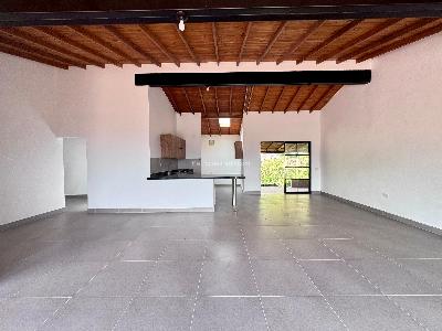 Casa de 4 alcobas en arriendo en La Mina, Envigado, 500 m² · foto 2 de 20