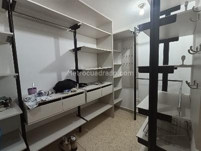 Casa de 5 alcobas en arriendo en Villa Grande, Envigado, 300 m² · foto 13 de 20