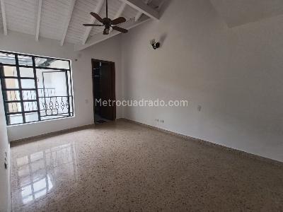 Casa de 5 alcobas en arriendo en Villa Grande, Envigado, 300 m² · foto 15 de 20